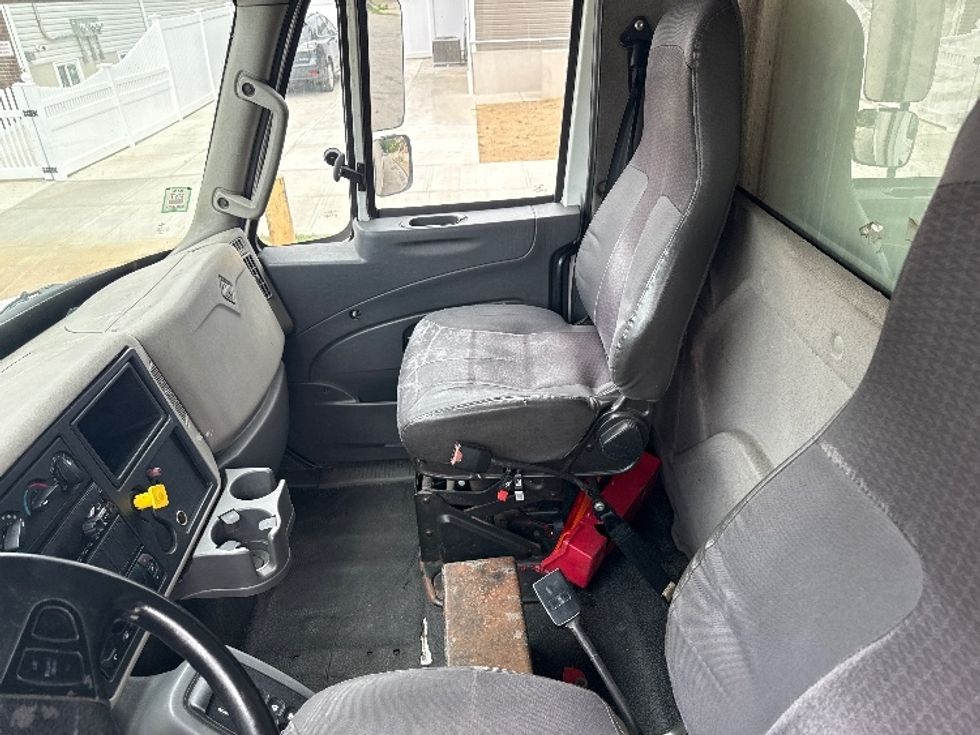 Refrigerated Truck-Light and Medium Duty Trucks-International-2017-4400-Jamaica-NY-163,183\n\t\tmiles-$ 57,500 - Image 19