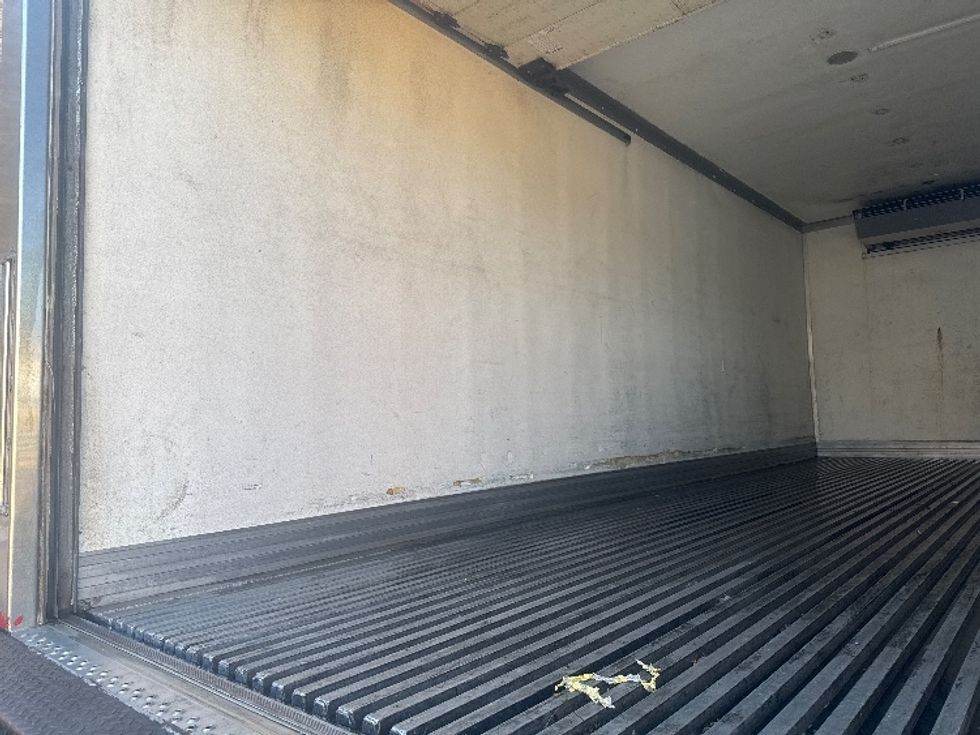 Refrigerated Truck-Light and Medium Duty Trucks-International-2018-4300-Baltimore-MD-261,416\n\t\tmiles-$ 36,500 - Image 11