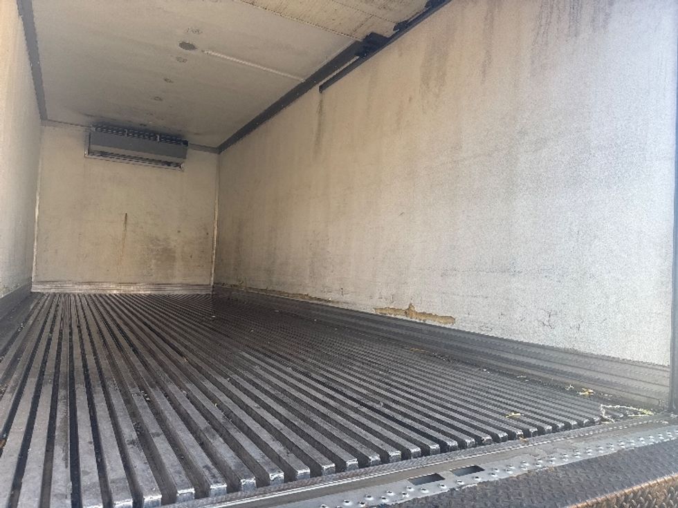 Refrigerated Truck-Light and Medium Duty Trucks-International-2018-4300-Baltimore-MD-261,416\n\t\tmiles-$ 36,500 - Image 12