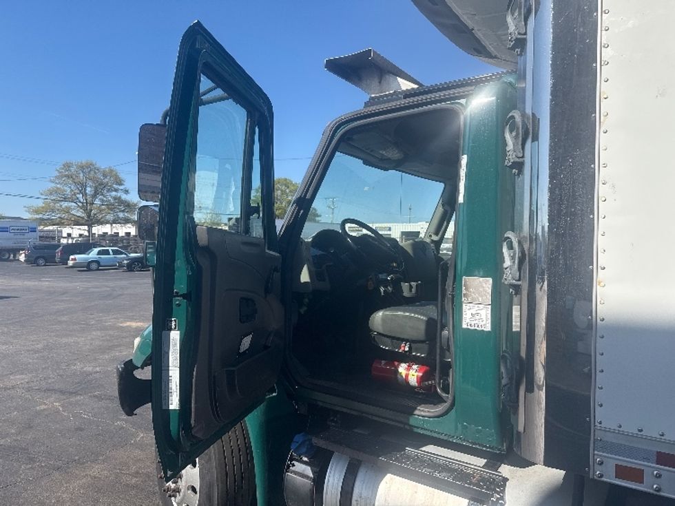 Refrigerated Truck-Light and Medium Duty Trucks-International-2018-4300-Baltimore-MD-261,416\n\t\tmiles-$ 36,500 - Image 16