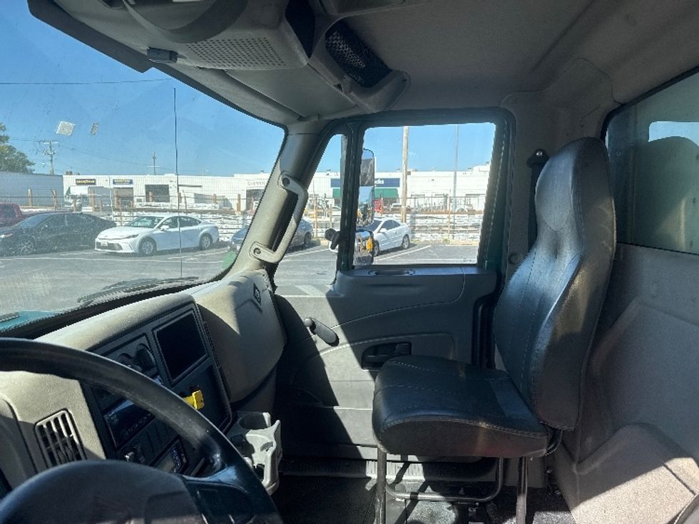 Refrigerated Truck-Light and Medium Duty Trucks-International-2018-4300-Baltimore-MD-261,416\n\t\tmiles-$ 36,500 - Image 19