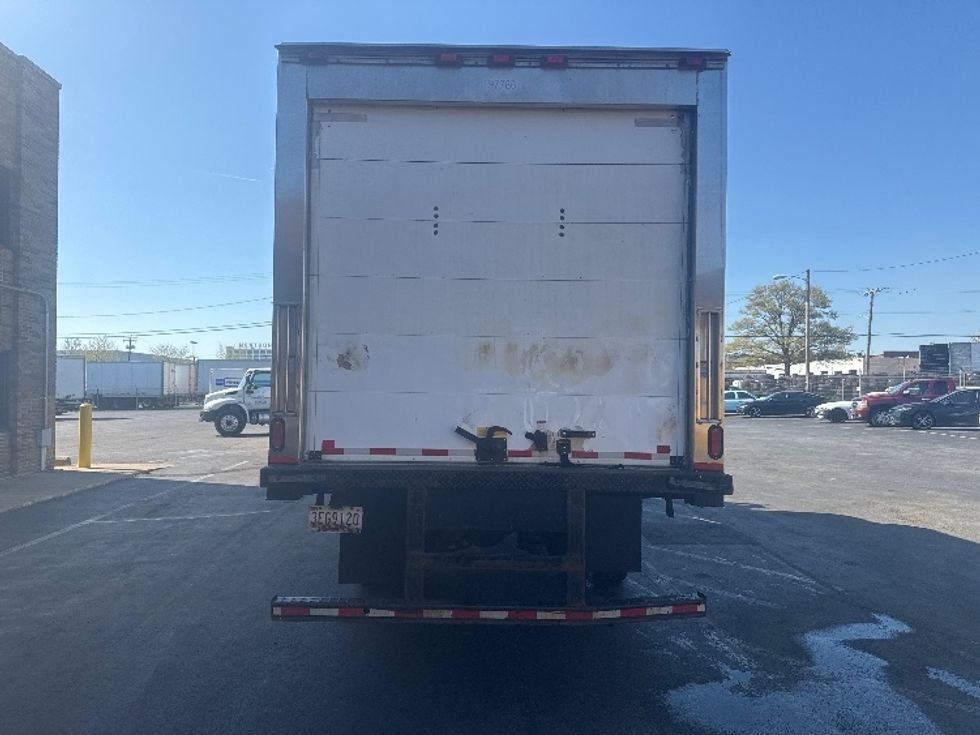 Refrigerated Truck-Light and Medium Duty Trucks-International-2018-4300-Baltimore-MD-261,416\n\t\tmiles-$ 36,500 - Image 7