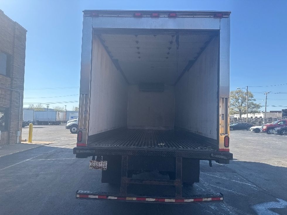 Refrigerated Truck-Light and Medium Duty Trucks-International-2018-4300-Baltimore-MD-261,416\n\t\tmiles-$ 36,500 - Image 8