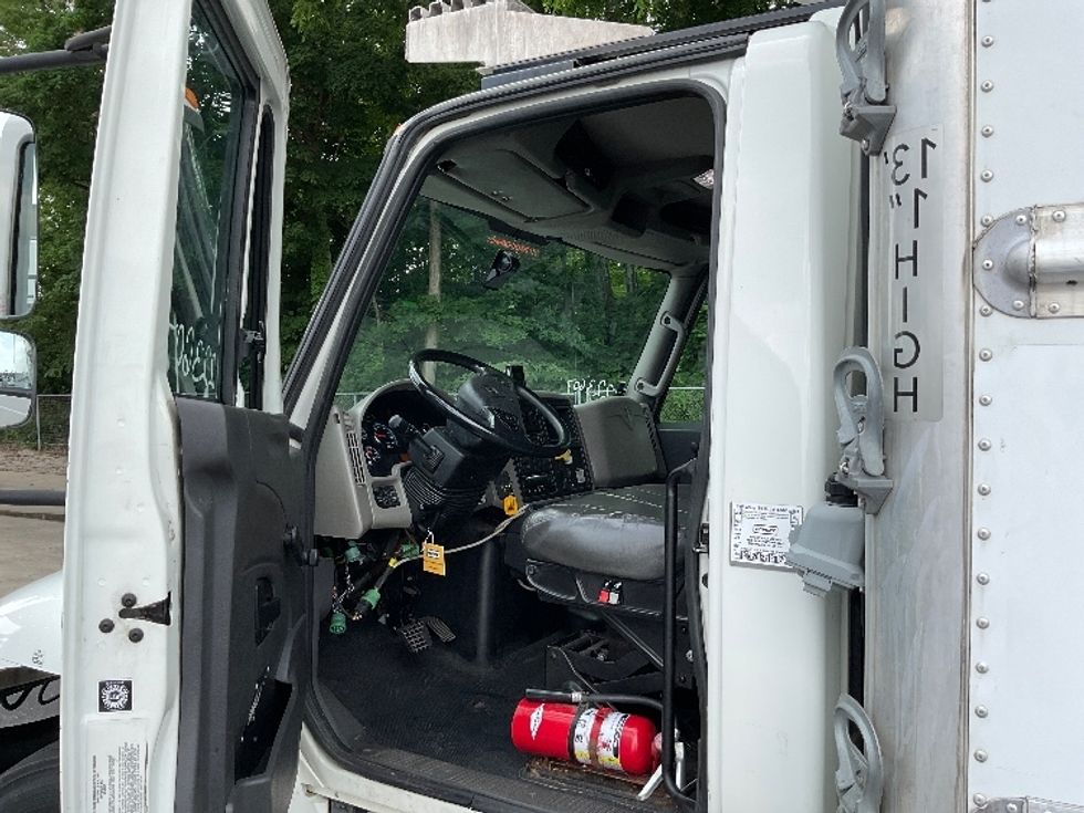 Refrigerated Truck-Light and Medium Duty Trucks-International-2018-4300-Bloomington-IN-180,225\n\t\tmiles-$ 42,250 - Image 16