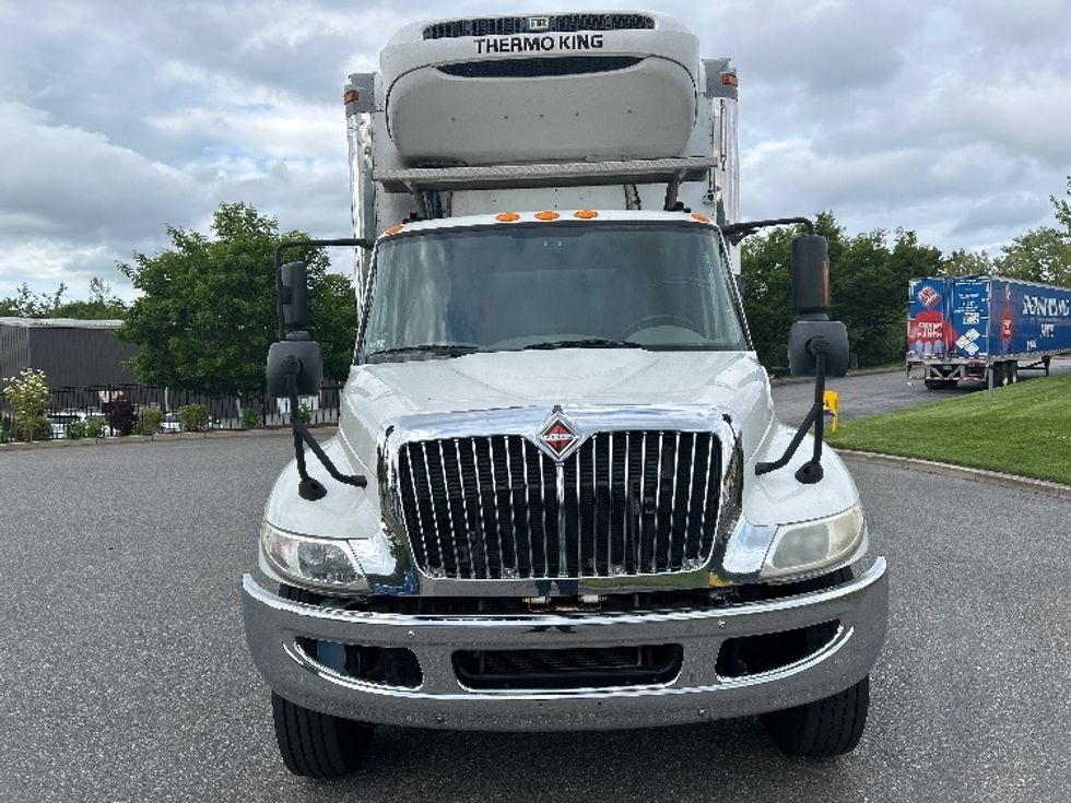Refrigerated Truck-Light and Medium Duty Trucks-International-2018-4300-Fitchburg-MA-204,100\n\t\tmiles-$ 35,000 - Image 2