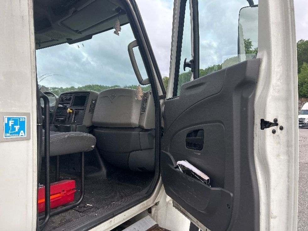 Refrigerated Truck-Light and Medium Duty Trucks-International-2018-4300-Fitchburg-MA-204,100\n\t\tmiles-$ 35,000 - Image 20