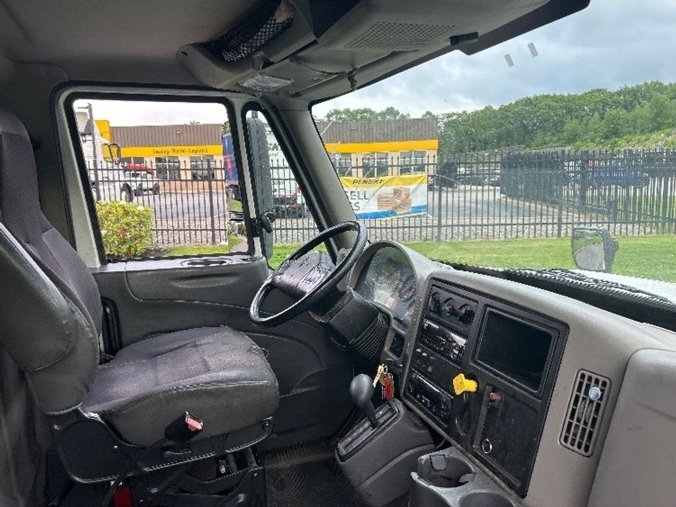 Refrigerated Truck-Light and Medium Duty Trucks-International-2018-4300-Fitchburg-MA-204,100\n\t\tmiles-$ 35,000 - Image 22
