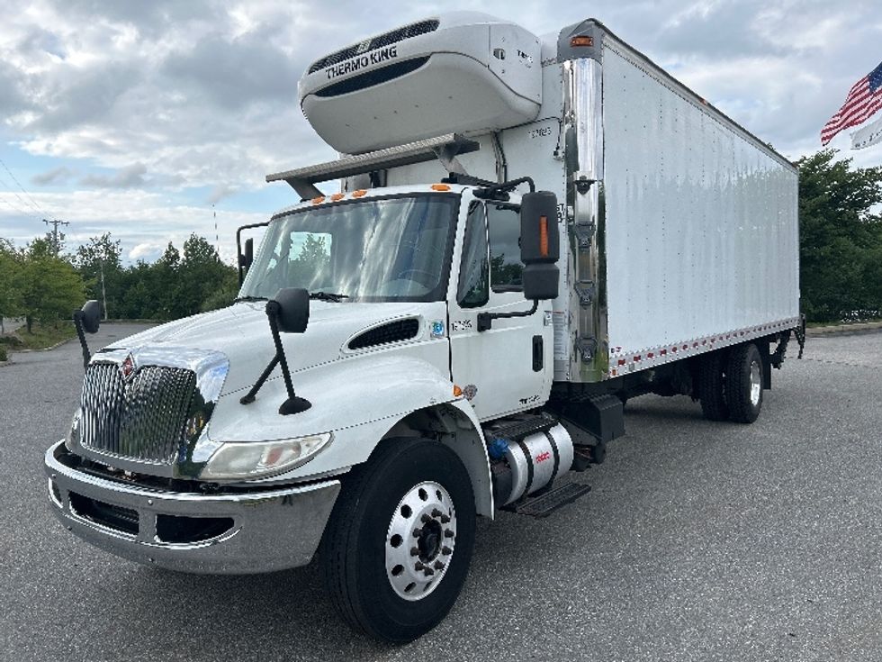 Refrigerated Truck-Light and Medium Duty Trucks-International-2018-4300-Fitchburg-MA-204,100\n\t\tmiles-$ 35,000 - Image 3