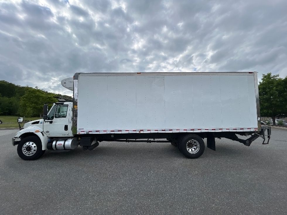 Refrigerated Truck-Light and Medium Duty Trucks-International-2018-4300-Fitchburg-MA-204,100\n\t\tmiles-$ 35,000 - Image 4