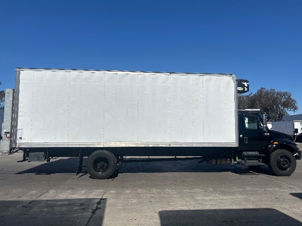 Refrigerated Truck-Light and Medium Duty Trucks-International-2018-4300-Fontana-CA-146,197\n\t\tmiles-$ 46,000 - Image 15