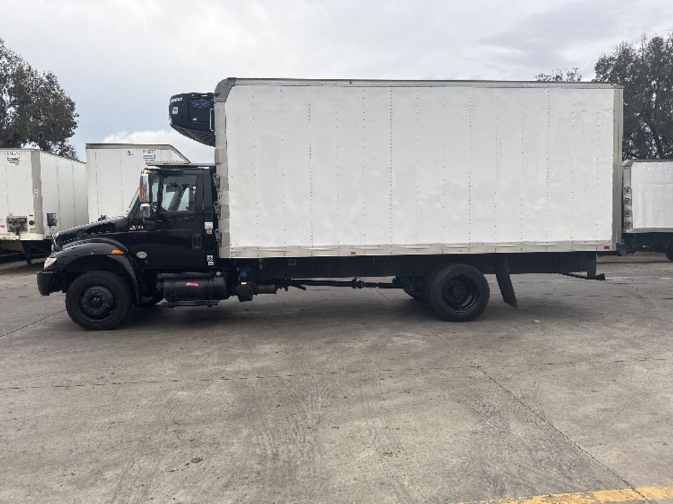Refrigerated Truck-Light and Medium Duty Trucks-International-2018-4300-Fontana-CA-161,822\n\t\tmiles-$ 46,000 - Image 4