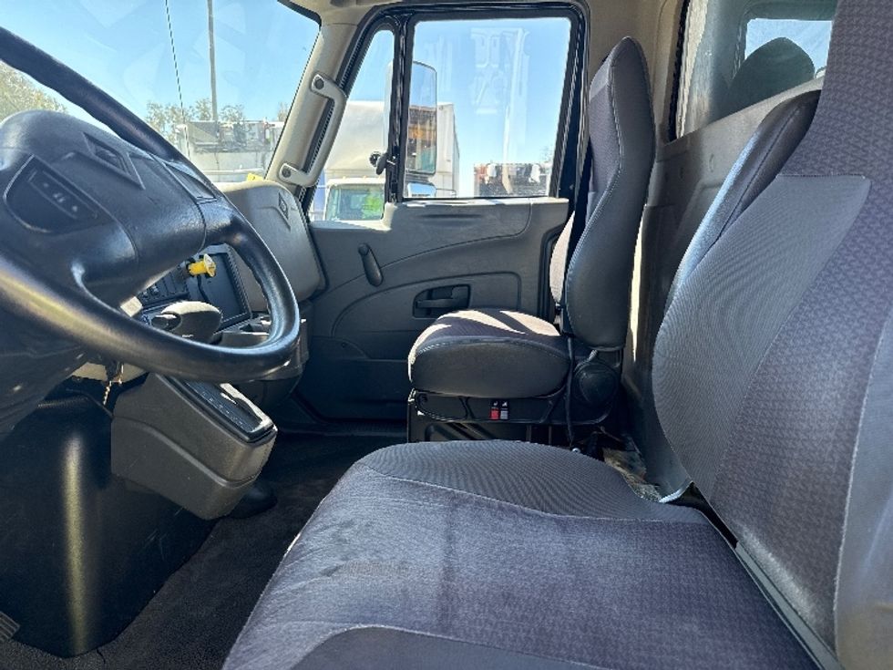 Refrigerated Truck-Light and Medium Duty Trucks-International-2018-4300-Fontana-CA-167,009\n\t\tmiles-$ 43,750 - Image 17