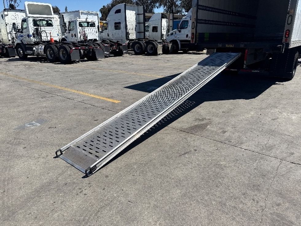 Refrigerated Truck-Light and Medium Duty Trucks-International-2018-4300-Fontana-CA-167,009\n\t\tmiles-$ 43,750 - Image 9