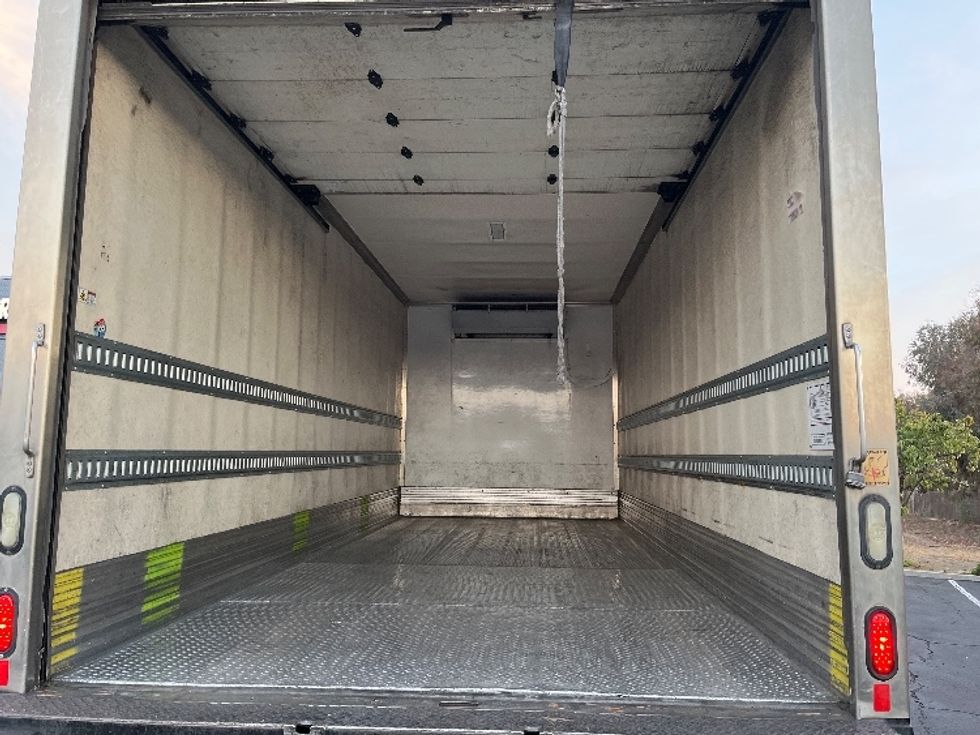 Refrigerated Truck-Light and Medium Duty Trucks-International-2018-4300-Fontana-CA-205,921\n\t\tmiles-$ 39,250 - Image 8