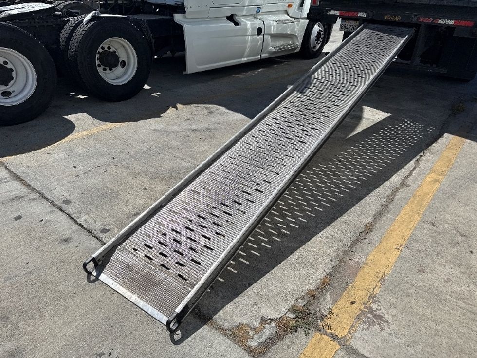 Refrigerated Truck-Light and Medium Duty Trucks-International-2018-4300-Fontana-CA-205,921\n\t\tmiles-$ 39,250 - Image 9