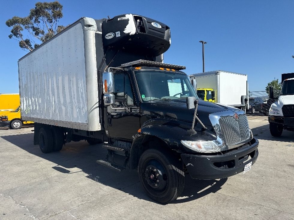 Refrigerated Truck-Light and Medium Duty Trucks-International-2018-4300-Fontana-CA-212,998\n\t\tmiles-$ 38,000 - Image 1