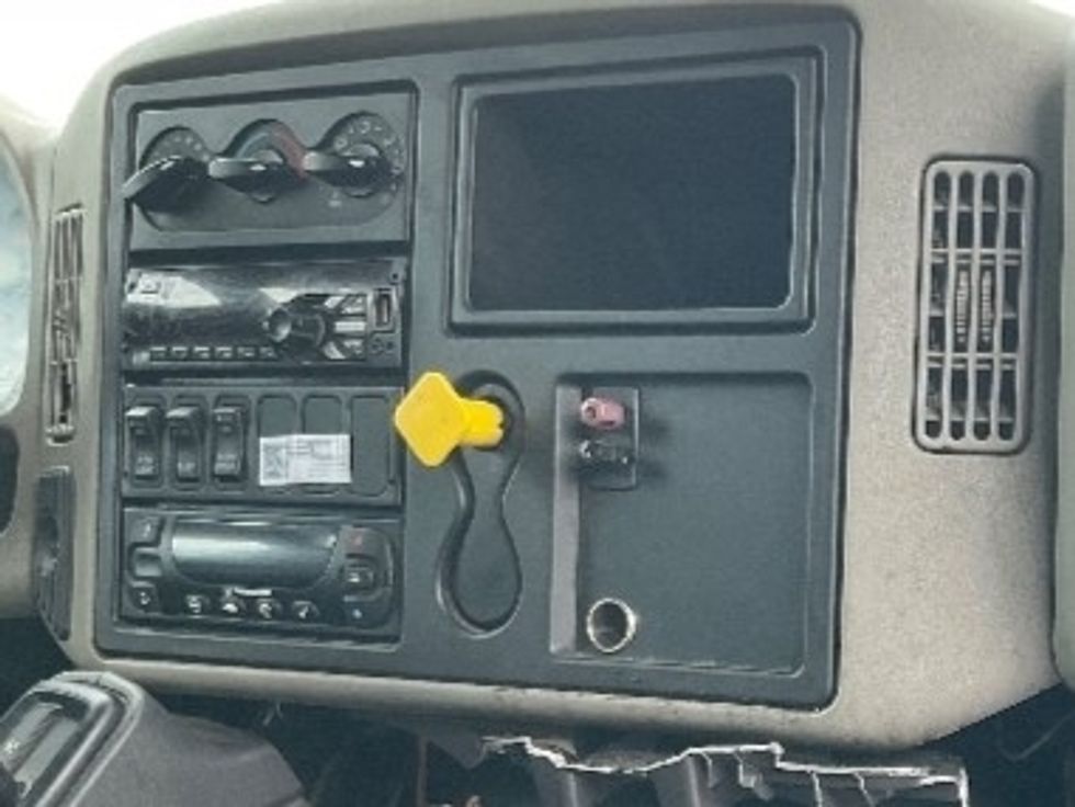 Refrigerated Truck-Light and Medium Duty Trucks-International-2018-4300-Indianapolis-IN-218,666\n\t\tmiles-$ 49,000 - Image 24