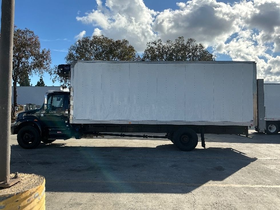 Refrigerated Truck-Light and Medium Duty Trucks-International-2018-4300-Torrance-CA-110,448\n\t\tmiles-$ 50,500 - Image 4