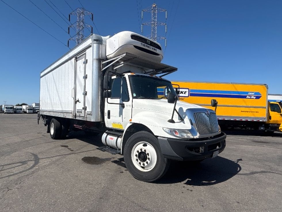 Refrigerated Truck-Light and Medium Duty Trucks-International-2018-4300-West Sacramento-CA-263,702\n\t\tmiles-$ 39,000 - Image 1