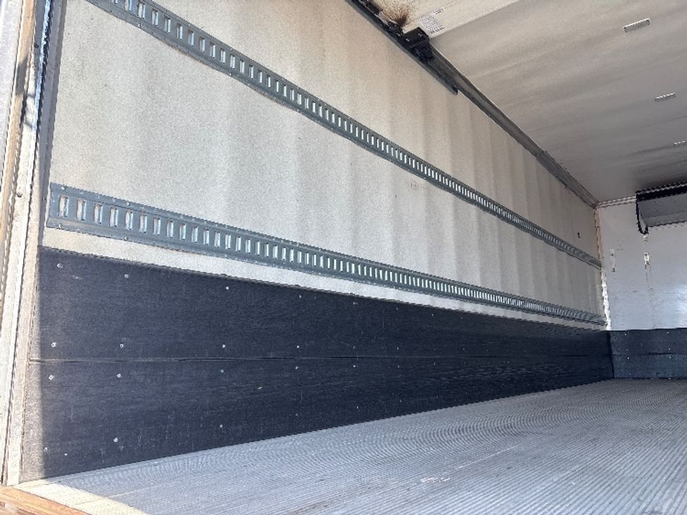 Refrigerated Truck-Light and Medium Duty Trucks-International-2018-4300-West Sacramento-CA-263,702\n\t\tmiles-$ 39,000 - Image 11