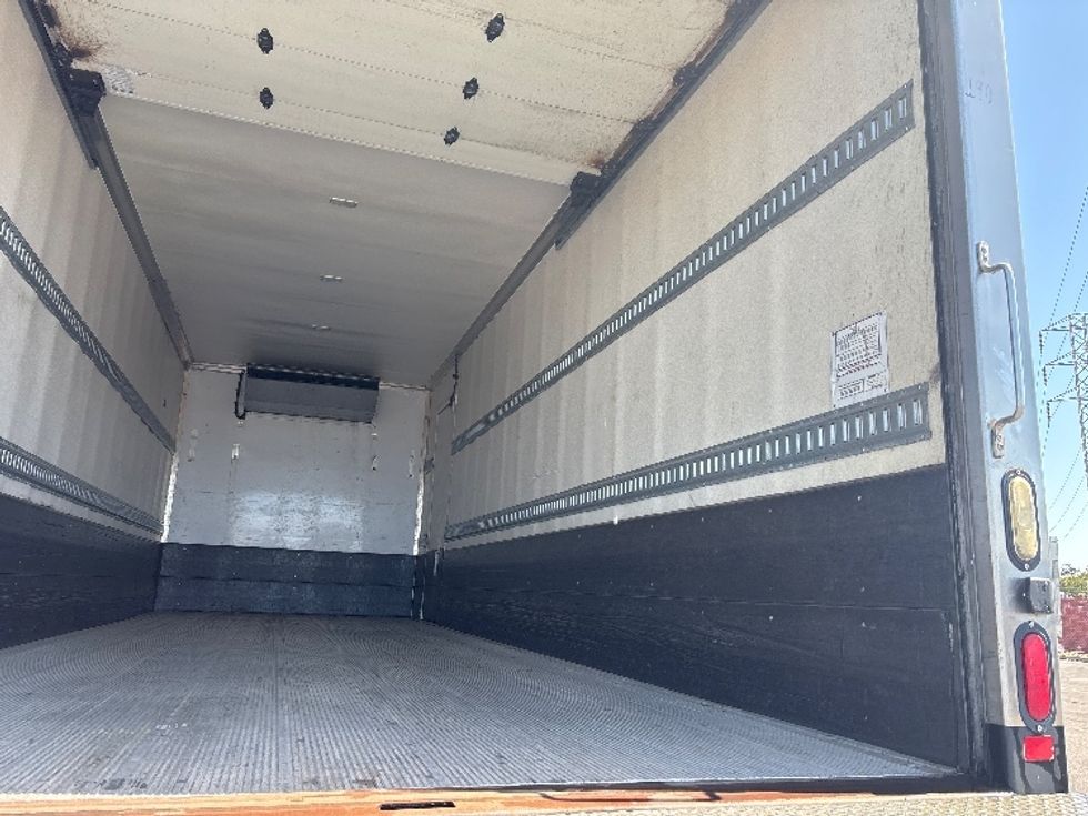 Refrigerated Truck-Light and Medium Duty Trucks-International-2018-4300-West Sacramento-CA-263,702\n\t\tmiles-$ 39,000 - Image 12