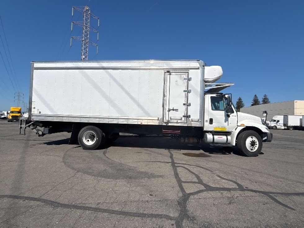 Refrigerated Truck-Light and Medium Duty Trucks-International-2018-4300-West Sacramento-CA-263,702\n\t\tmiles-$ 39,000 - Image 15