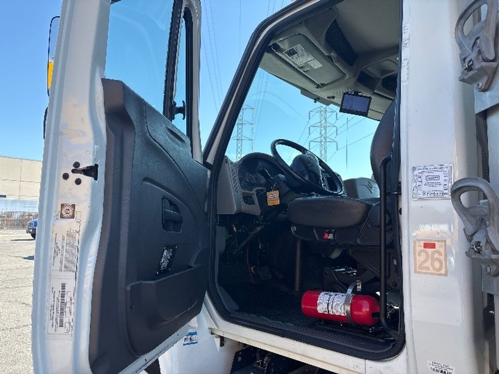 Refrigerated Truck-Light and Medium Duty Trucks-International-2018-4300-West Sacramento-CA-263,702\n\t\tmiles-$ 39,000 - Image 16