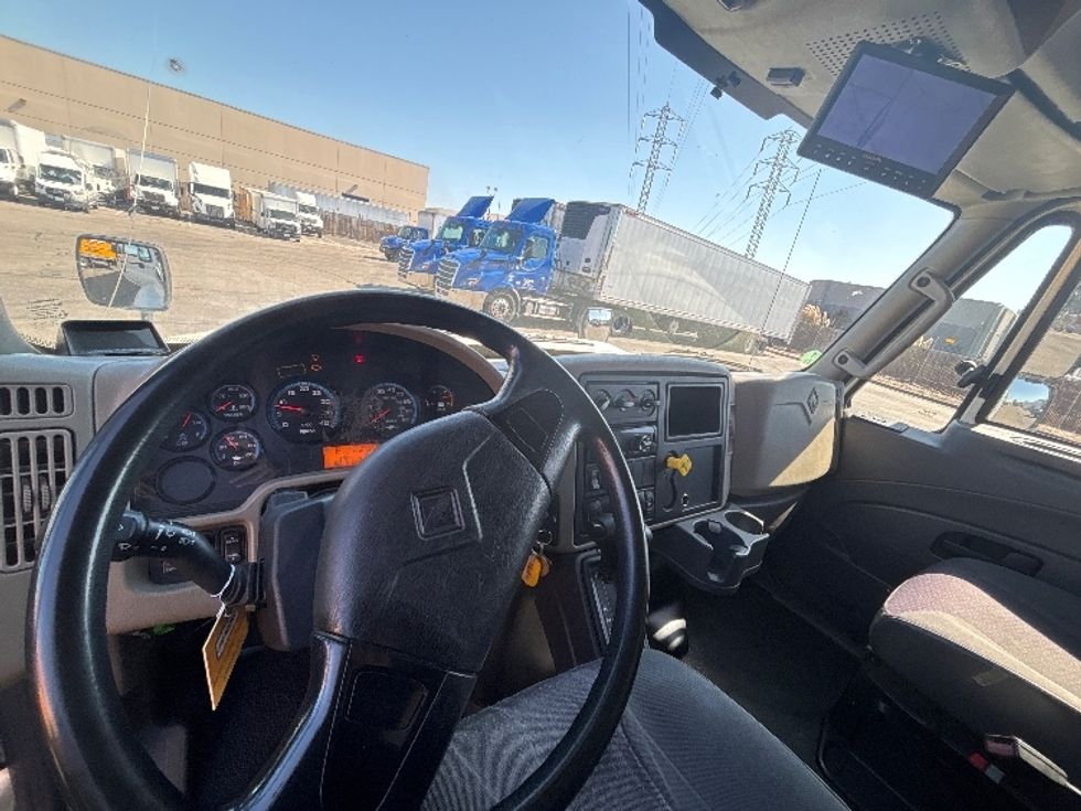 Refrigerated Truck-Light and Medium Duty Trucks-International-2018-4300-West Sacramento-CA-263,702\n\t\tmiles-$ 39,000 - Image 18