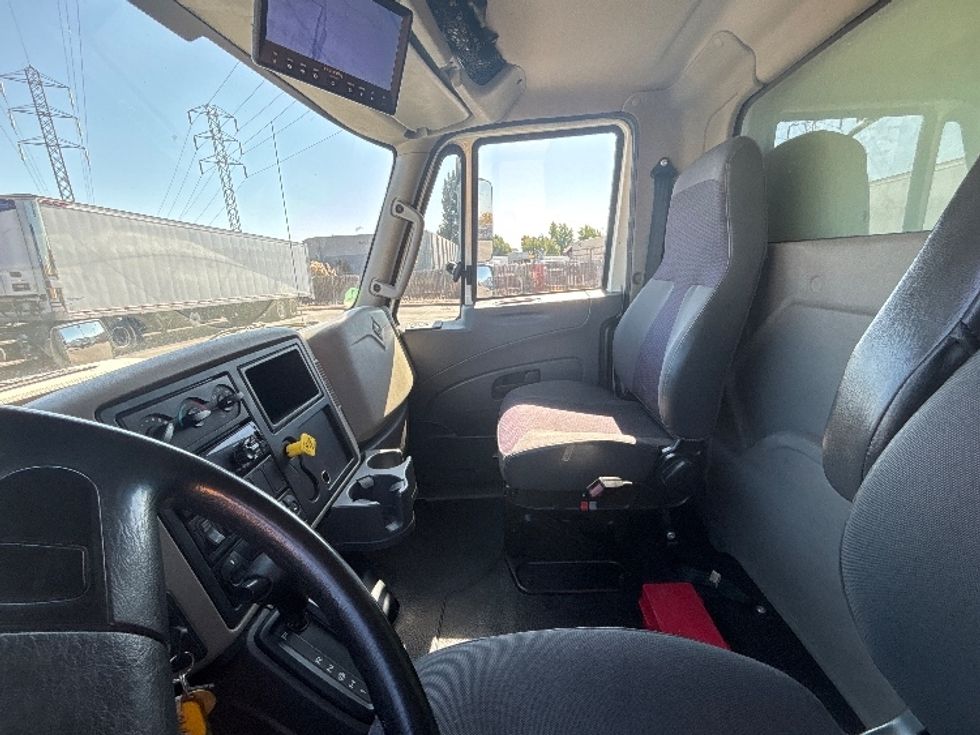 Refrigerated Truck-Light and Medium Duty Trucks-International-2018-4300-West Sacramento-CA-263,702\n\t\tmiles-$ 39,000 - Image 19