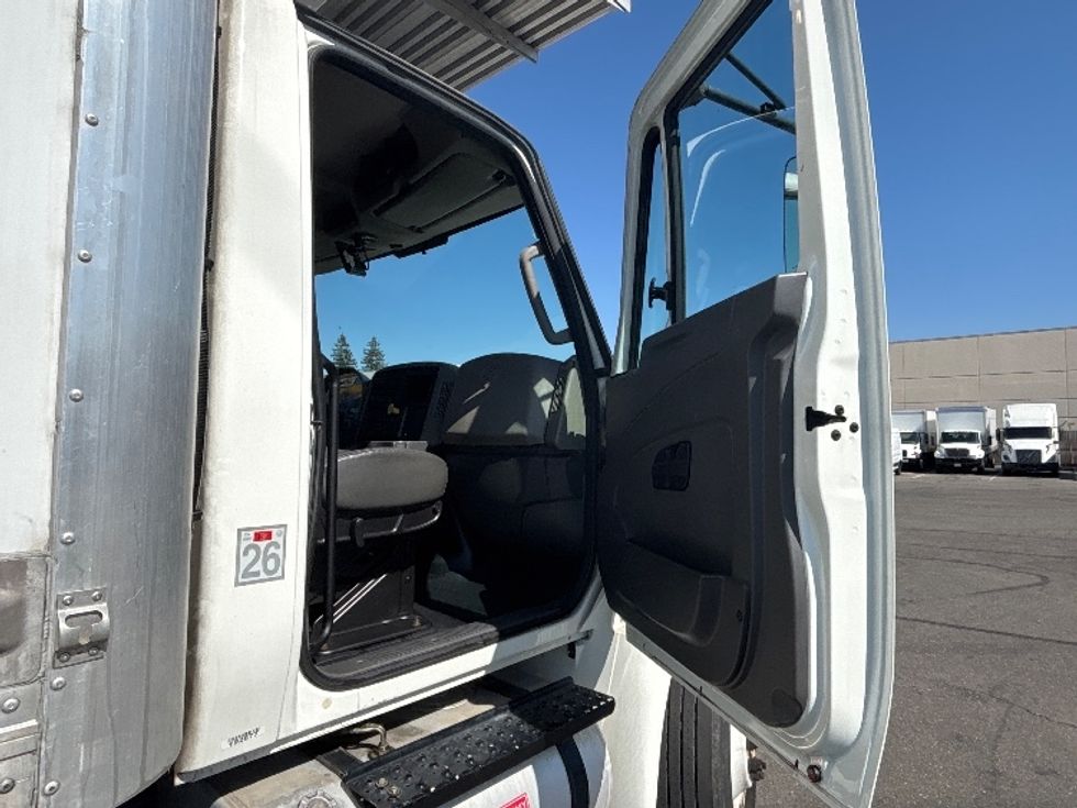 Refrigerated Truck-Light and Medium Duty Trucks-International-2018-4300-West Sacramento-CA-263,702\n\t\tmiles-$ 39,000 - Image 20
