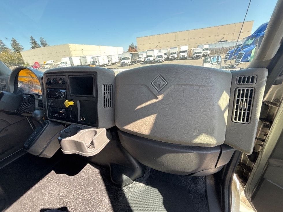 Refrigerated Truck-Light and Medium Duty Trucks-International-2018-4300-West Sacramento-CA-263,702\n\t\tmiles-$ 39,000 - Image 21