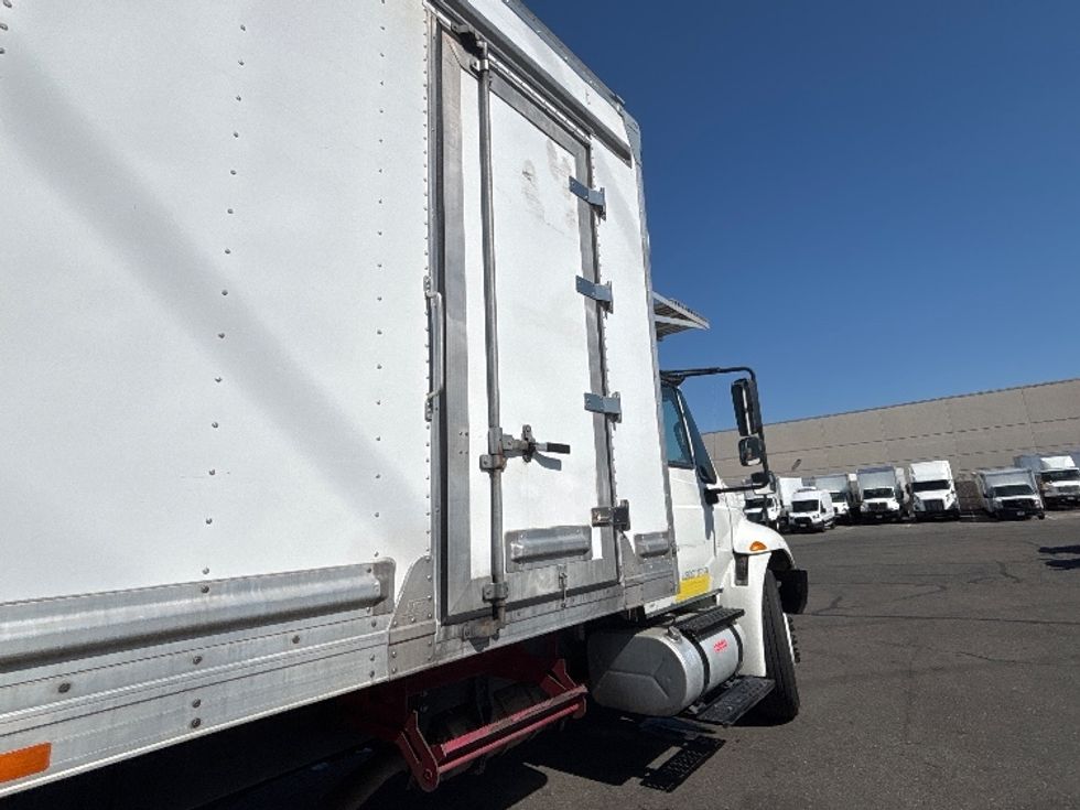 Refrigerated Truck-Light and Medium Duty Trucks-International-2018-4300-West Sacramento-CA-263,702\n\t\tmiles-$ 39,000 - Image 25