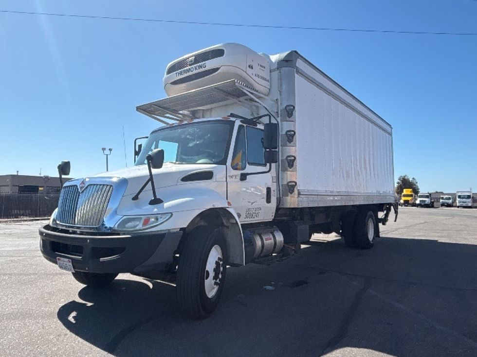 Refrigerated Truck-Light and Medium Duty Trucks-International-2018-4300-West Sacramento-CA-263,702\n\t\tmiles-$ 39,000 - Image 3