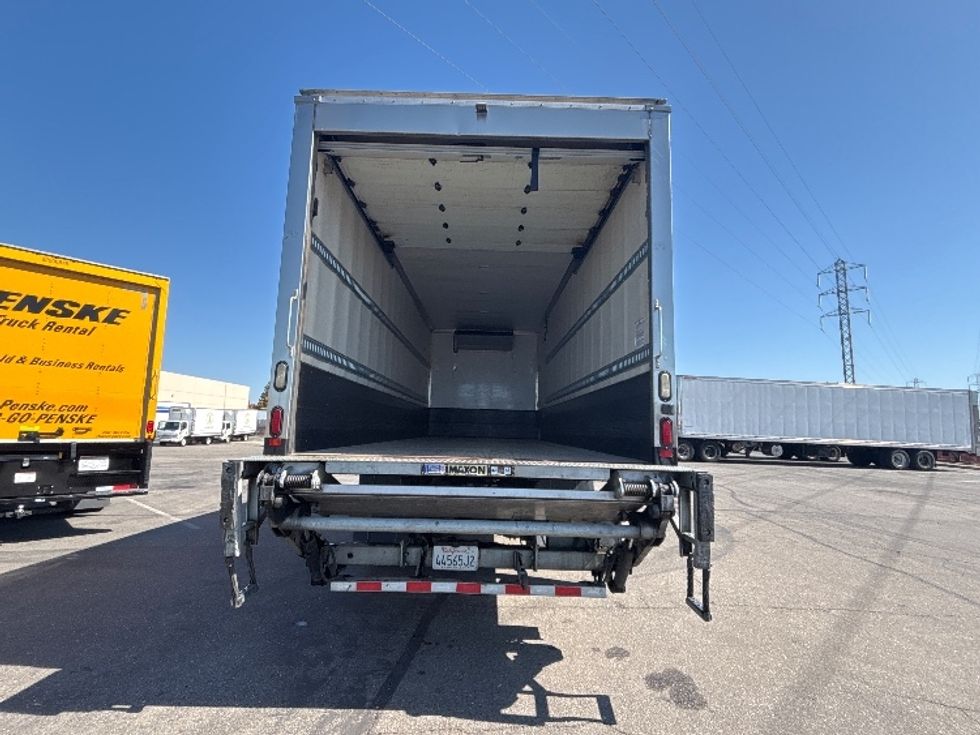 Refrigerated Truck-Light and Medium Duty Trucks-International-2018-4300-West Sacramento-CA-263,702\n\t\tmiles-$ 39,000 - Image 8