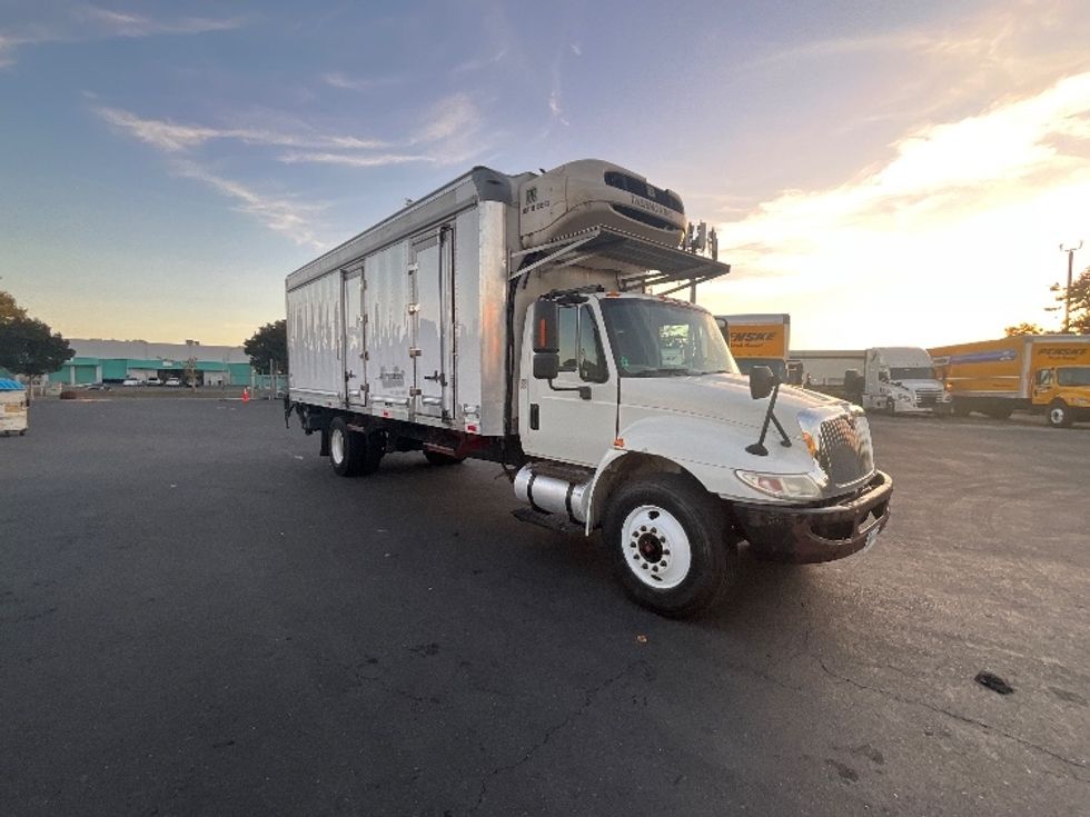 Refrigerated Truck-Light and Medium Duty Trucks-International-2018-4300-West Sacramento-CA-274,833\n\t\tmiles-$ 29,000 - Image 1