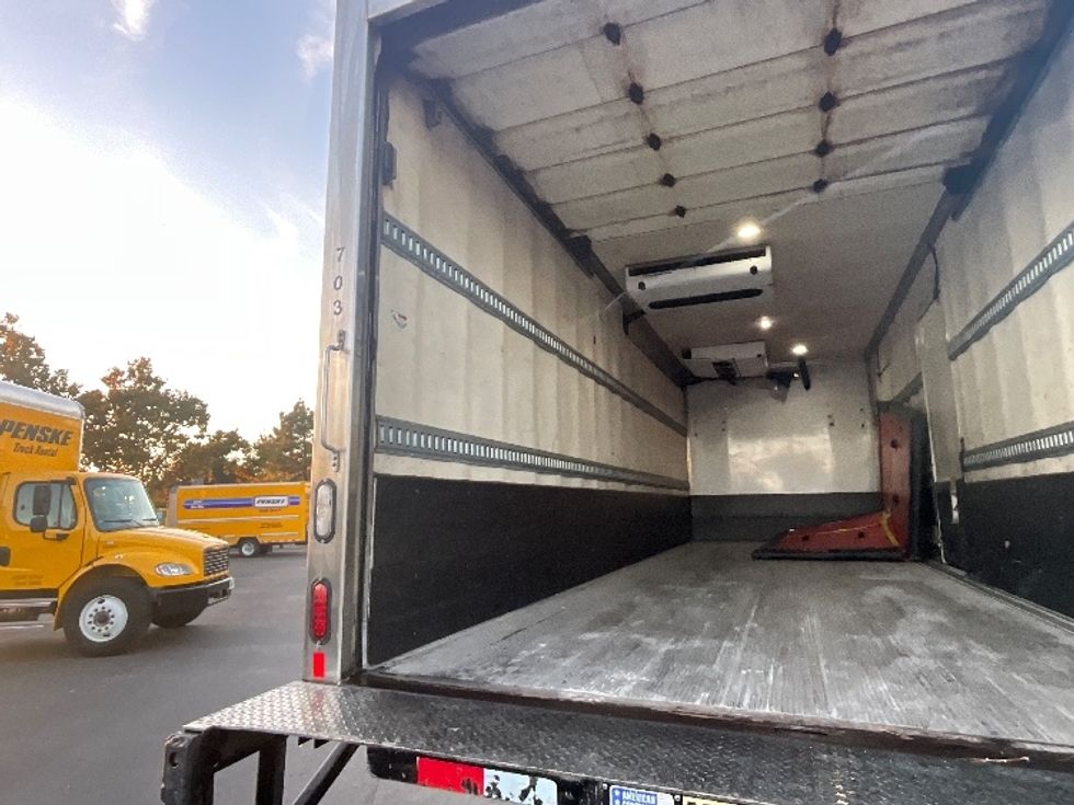 Refrigerated Truck-Light and Medium Duty Trucks-International-2018-4300-West Sacramento-CA-274,833\n\t\tmiles-$ 29,000 - Image 11