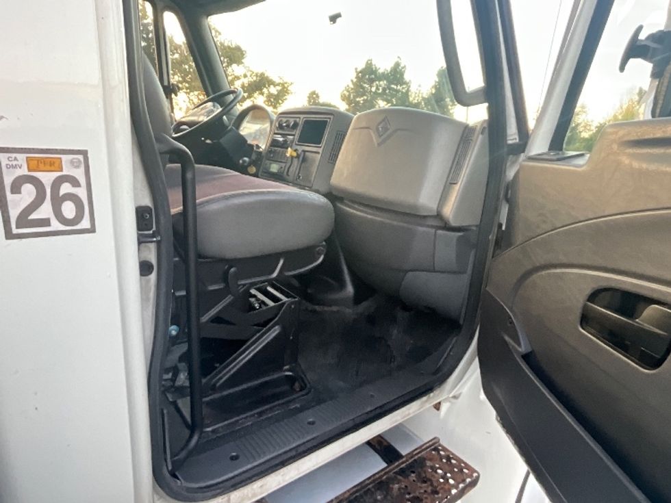 Refrigerated Truck-Light and Medium Duty Trucks-International-2018-4300-West Sacramento-CA-274,833\n\t\tmiles-$ 29,000 - Image 20