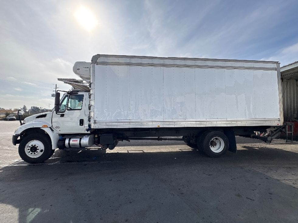 Refrigerated Truck-Light and Medium Duty Trucks-International-2018-4300-West Sacramento-CA-309,005\n\t\tmiles-$ 28,750 - Image 4
