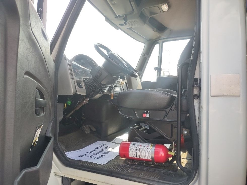 Refrigerated Truck-Light and Medium Duty Trucks-International-2018-4400-Mississauga-ON-193,943\n\t\tkm-$ 93,750 - Image 16