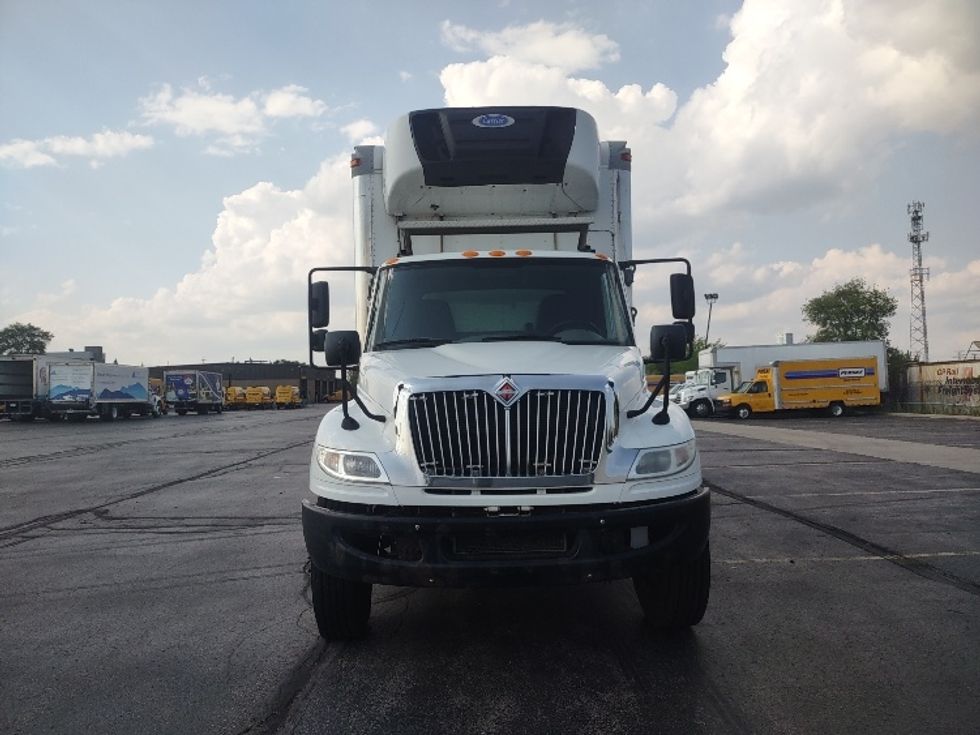 2018 International 4400 DuraStar 4400 photo 2