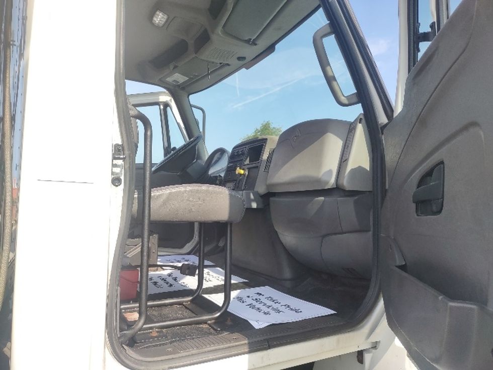 Refrigerated Truck-Light and Medium Duty Trucks-International-2018-4400-Mississauga-ON-193,943\n\t\tkm-$ 93,750 - Image 20