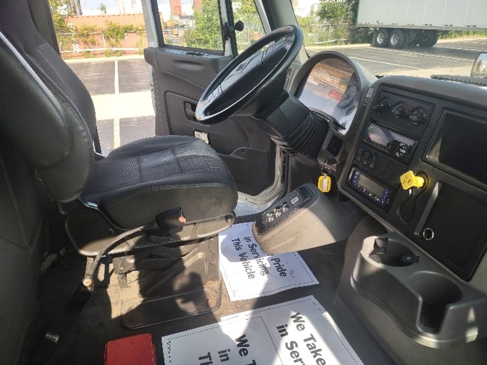 Refrigerated Truck-Light and Medium Duty Trucks-International-2018-4400-Mississauga-ON-193,943\n\t\tkm-$ 93,750 - Image 22