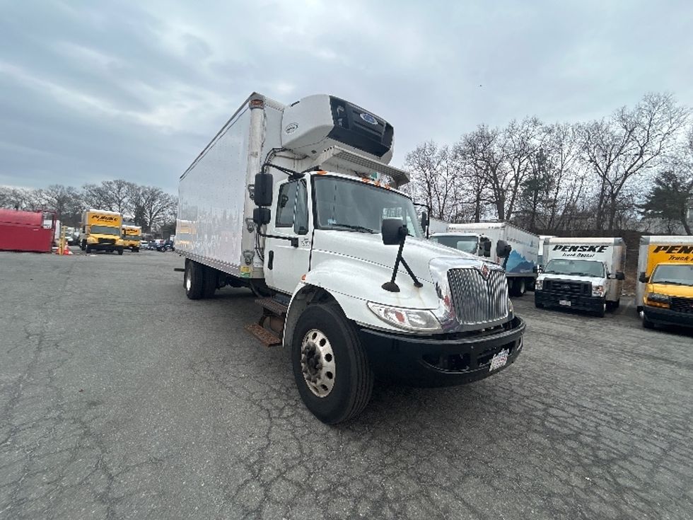 Refrigerated Truck-Light and Medium Duty Trucks-International-2019-4300-Braintree-MA-143,117\n\t\tmiles-$ 44,750 - Image 1