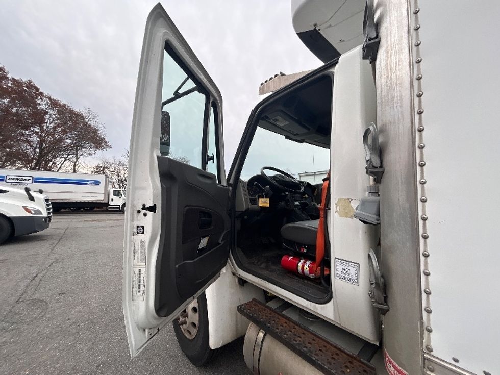 Refrigerated Truck-Light and Medium Duty Trucks-International-2019-4300-Braintree-MA-143,117\n\t\tmiles-$ 44,750 - Image 16