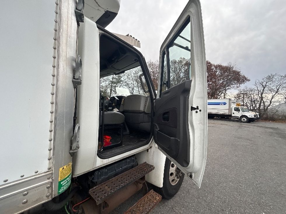 Refrigerated Truck-Light and Medium Duty Trucks-International-2019-4300-Braintree-MA-143,117\n\t\tmiles-$ 44,750 - Image 20