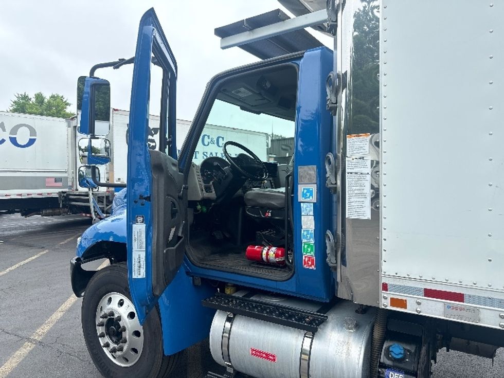 Refrigerated Truck-Light and Medium Duty Trucks-International-2019-4300-Capitol Heights-MD-178,300\n\t\tmiles-$ 40,250 - Image 16