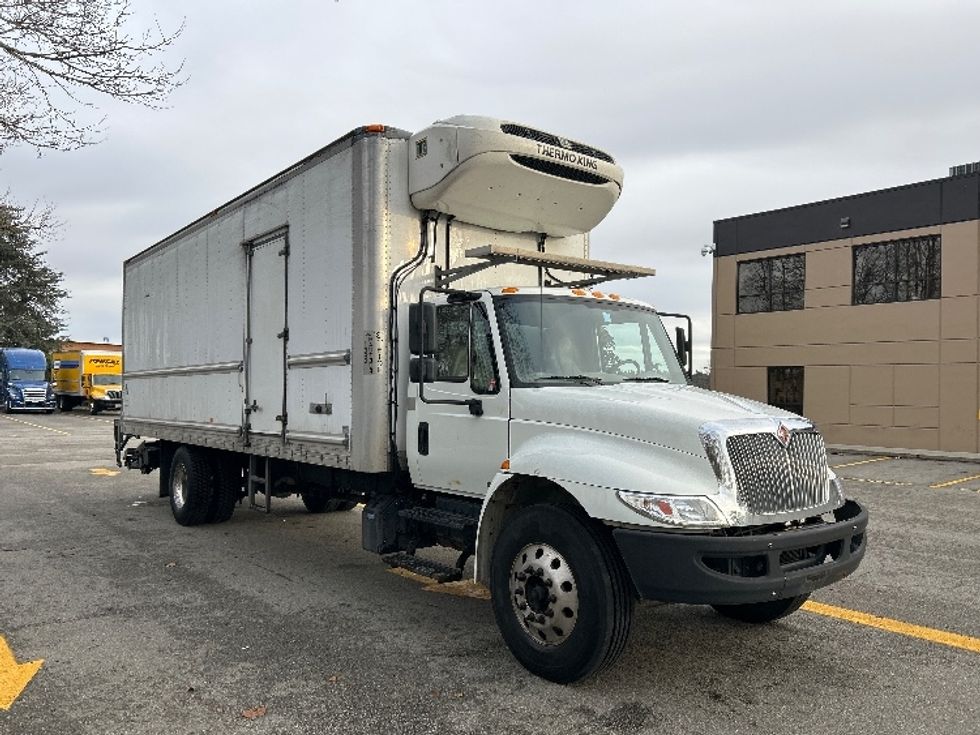 Refrigerated Truck-Light and Medium Duty Trucks-International-2019-4300-Delta-BC-161,499\n\t\tkm-$ 80,750 - Image 1