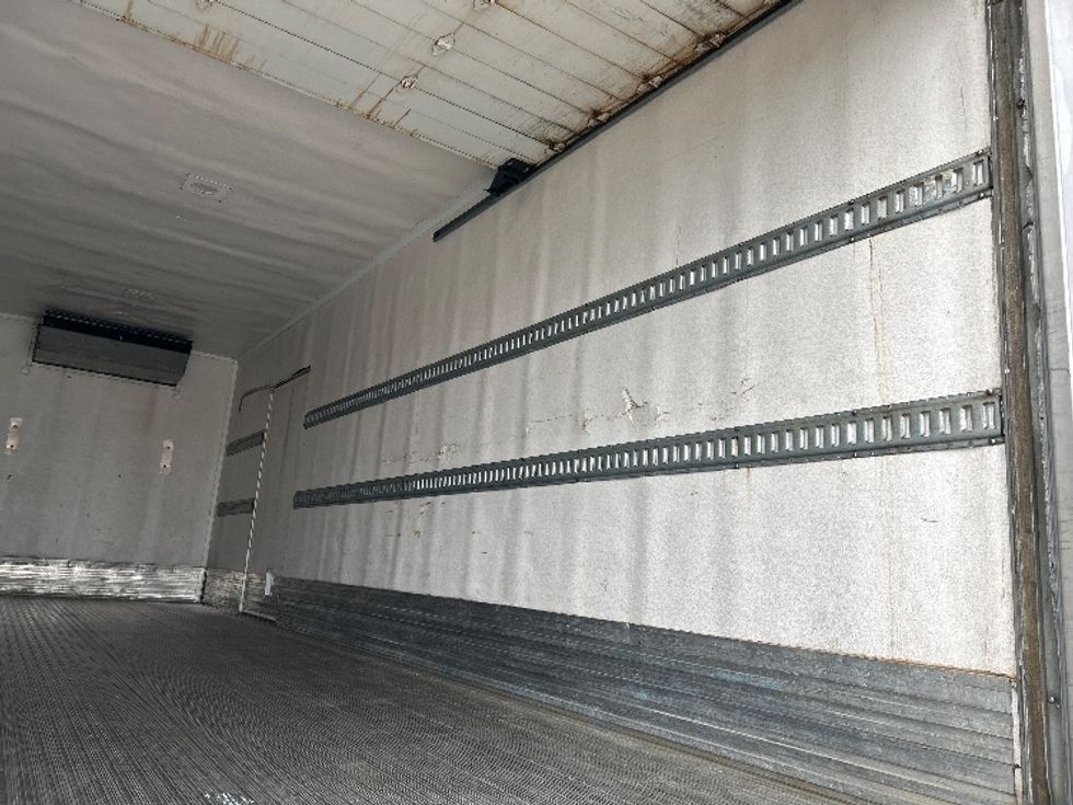 Refrigerated Truck-Light and Medium Duty Trucks-International-2019-4300-Delta-BC-161,499\n\t\tkm-$ 80,750 - Image 12