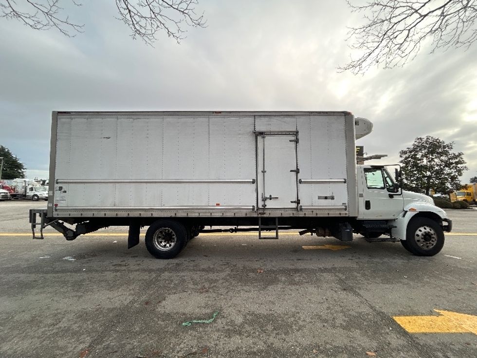 Refrigerated Truck-Light and Medium Duty Trucks-International-2019-4300-Delta-BC-161,499\n\t\tkm-$ 80,750 - Image 15