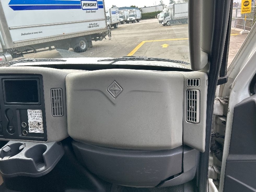 Refrigerated Truck-Light and Medium Duty Trucks-International-2019-4300-Delta-BC-161,499\n\t\tkm-$ 80,750 - Image 21